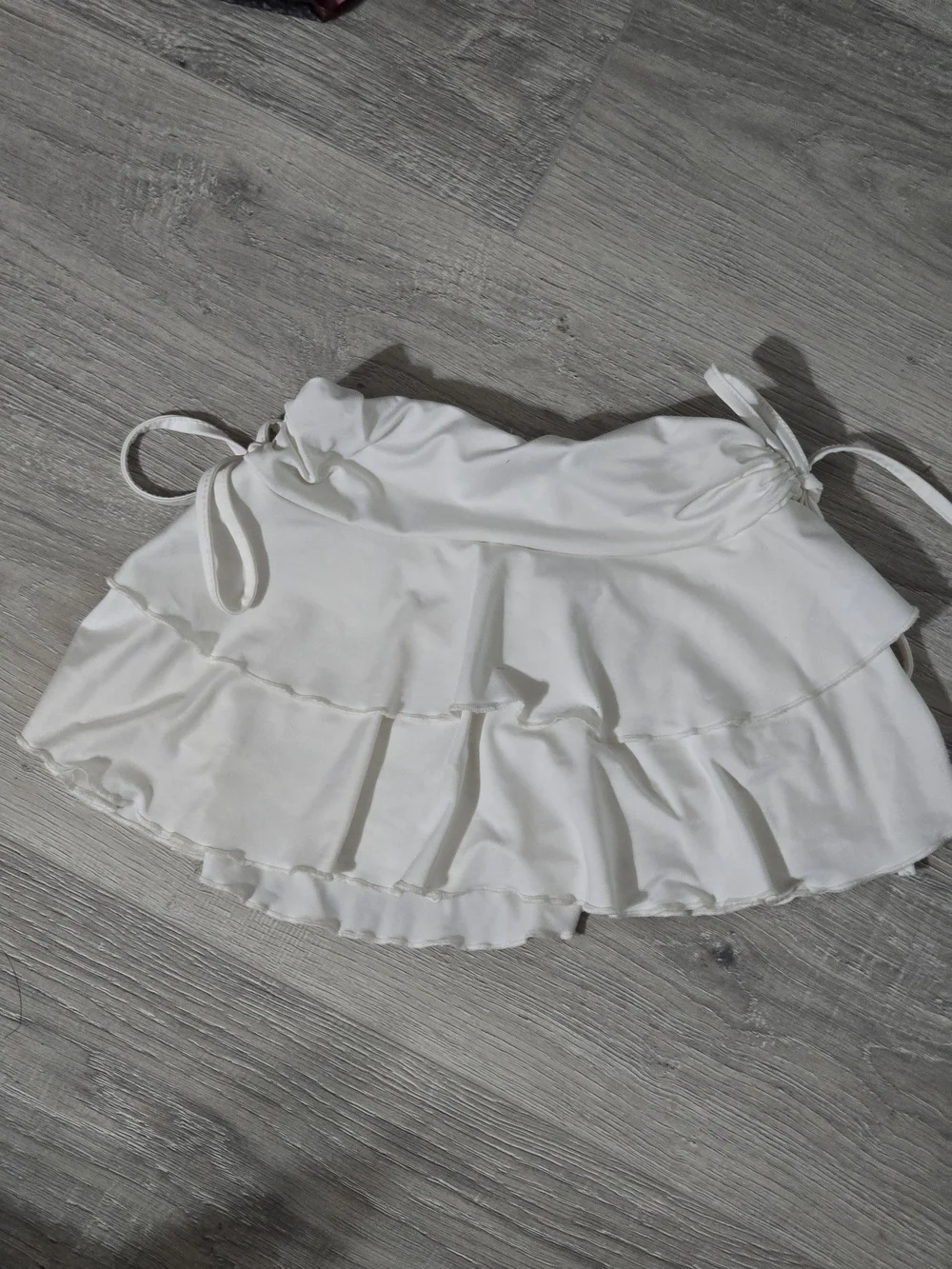 SHEIN White Tiered Ruffle Mini Skirt with Side Ties